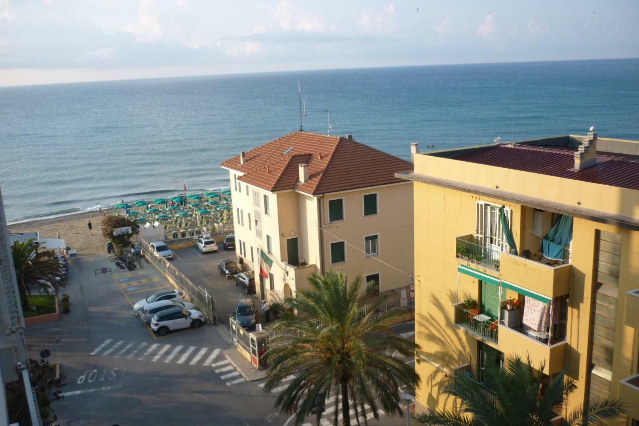 Finalmarina Lägenhet Finale Ligure Exteriör bild